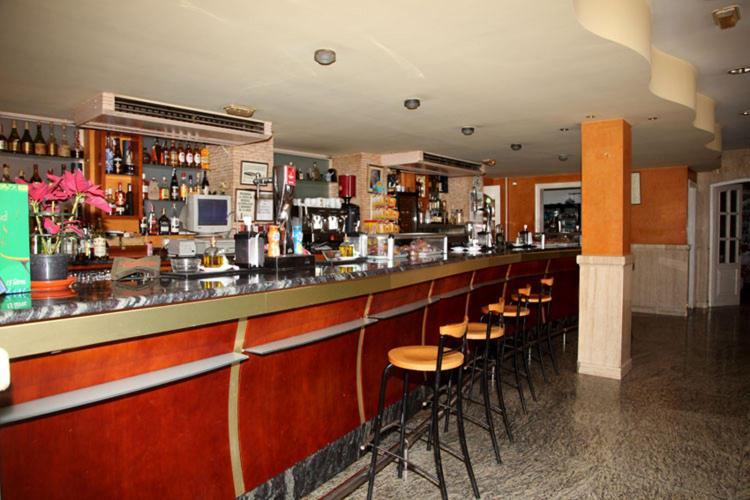 Hotel Los Arcos El Alquian Luaran gambar